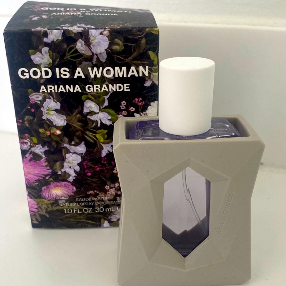 Ariana Grande God is a Women